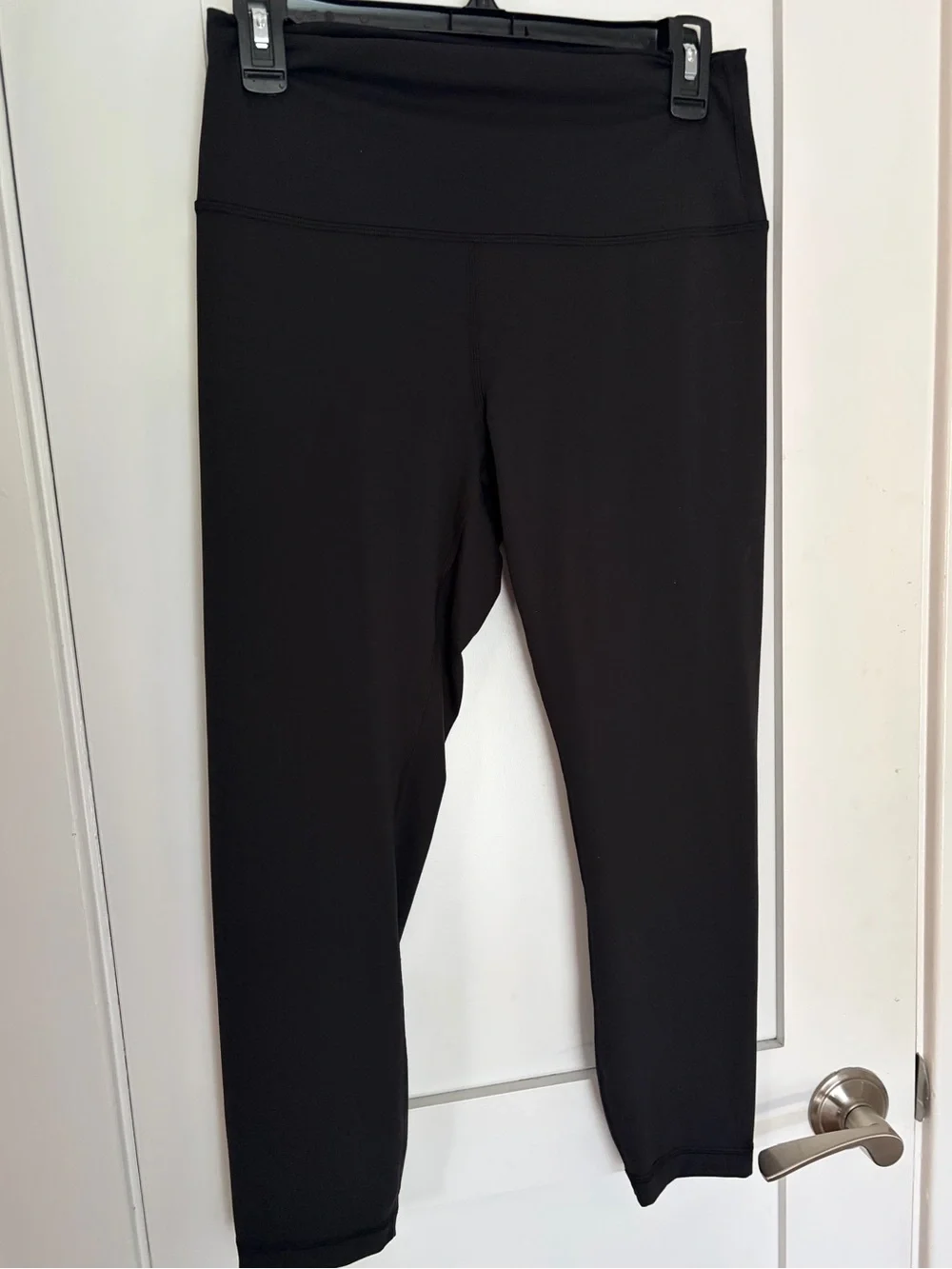 6. Size 10 LULULEMON Black Wunder Train High-Rise Crop 23